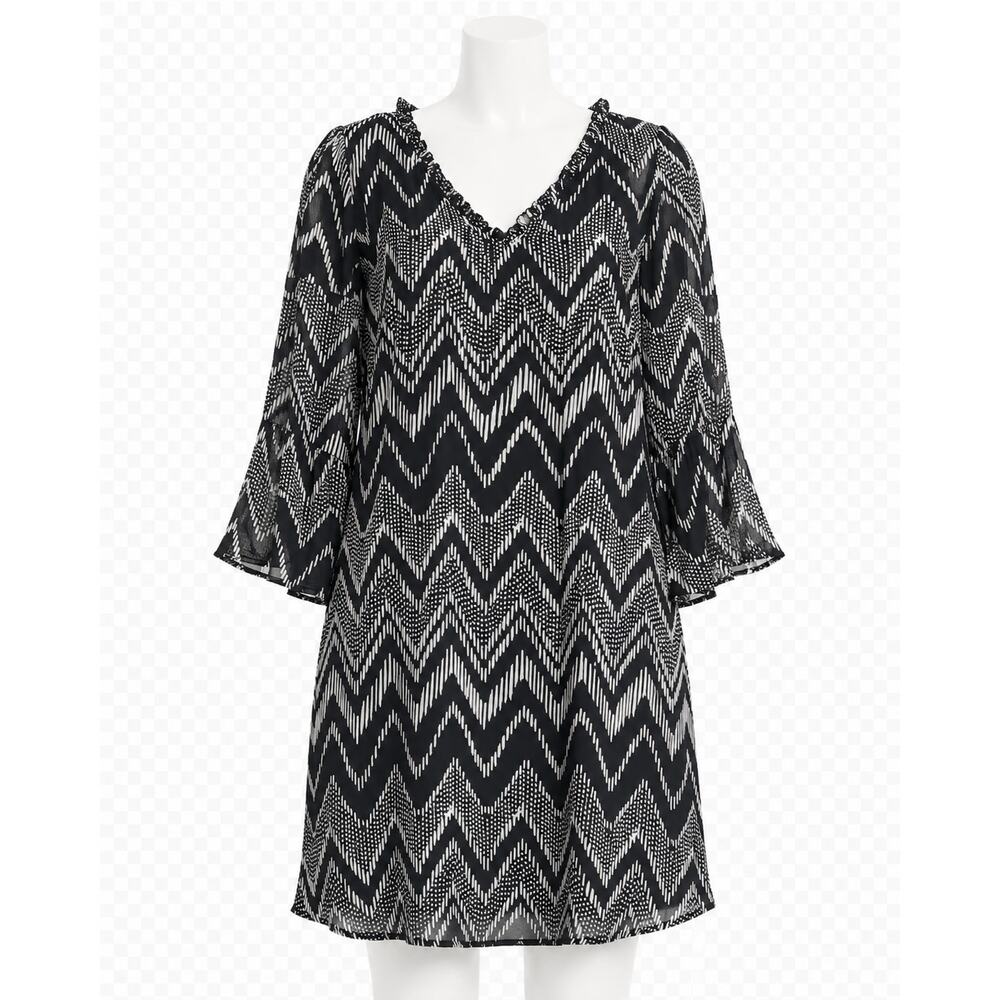 Avenue Women’s Black White Chevron Shift Dress Bell Sleeve Plus - Size 26/28